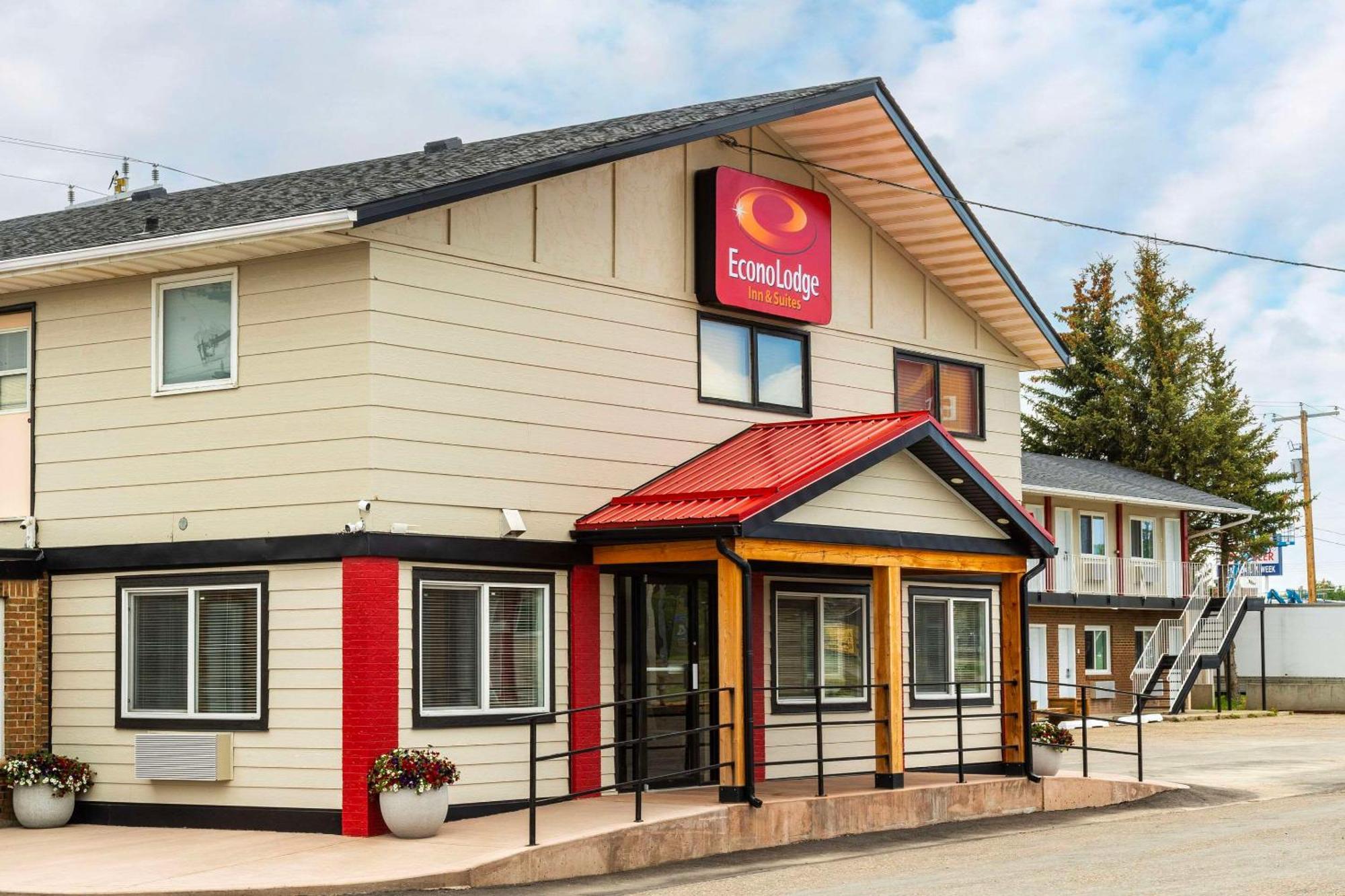 Econo Lodge Inn & Suites Pincher Creek Eksteriør billede