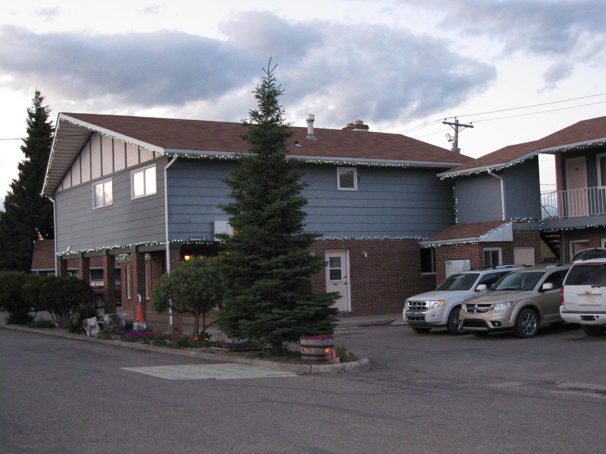 Econo Lodge Inn & Suites Pincher Creek Eksteriør billede