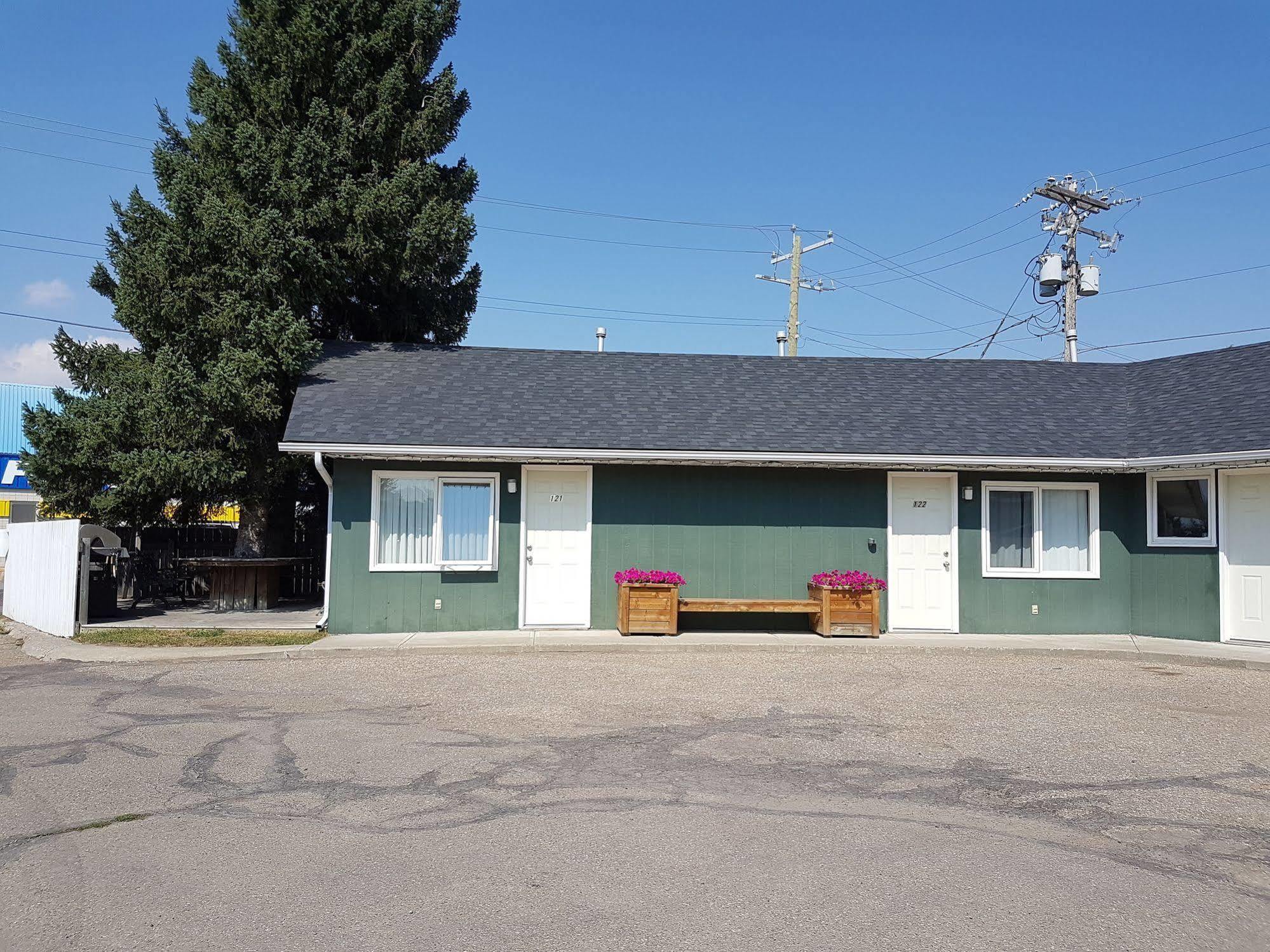 Econo Lodge Inn & Suites Pincher Creek Eksteriør billede