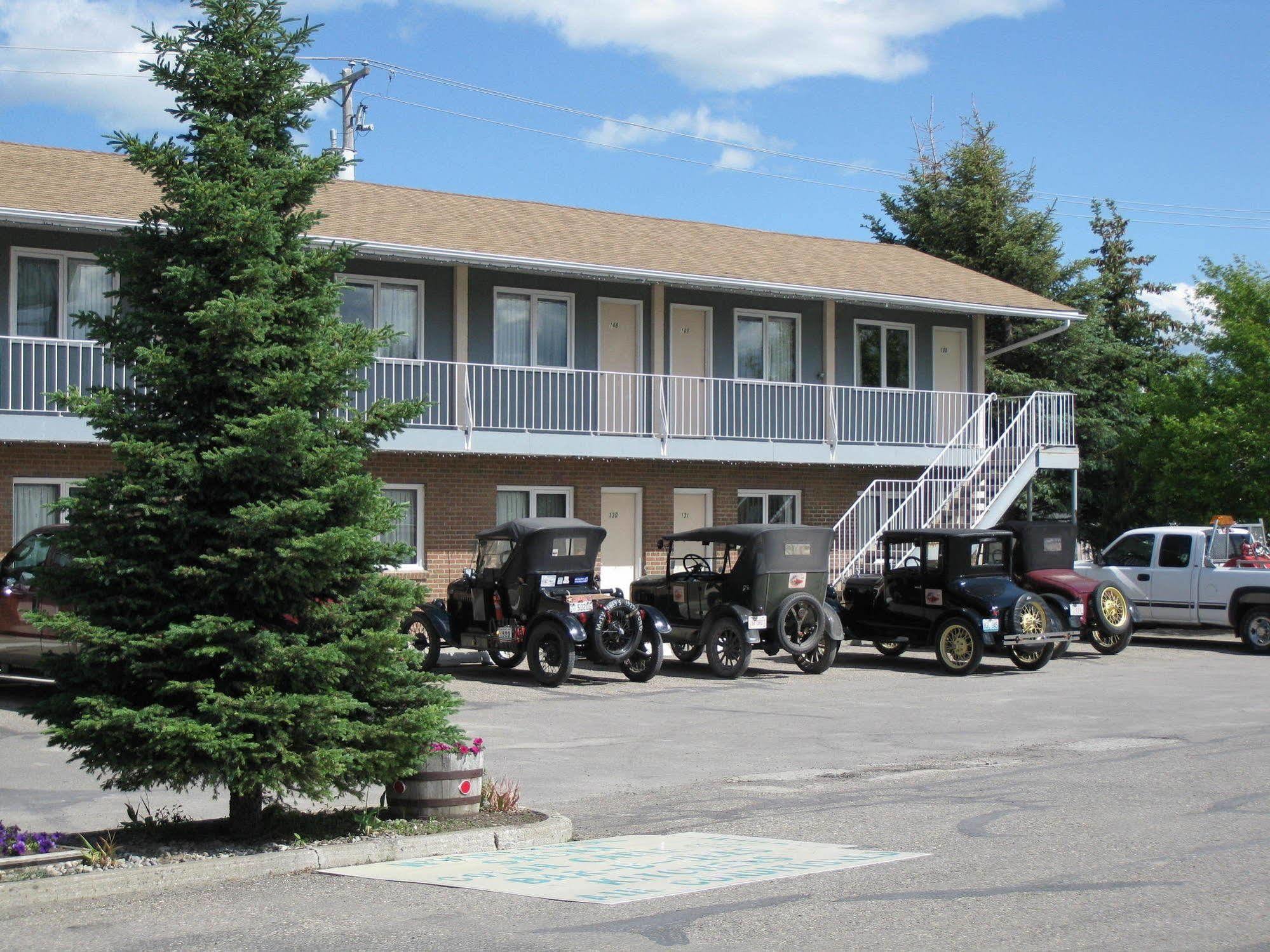 Econo Lodge Inn & Suites Pincher Creek Eksteriør billede